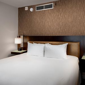 Corner King Room